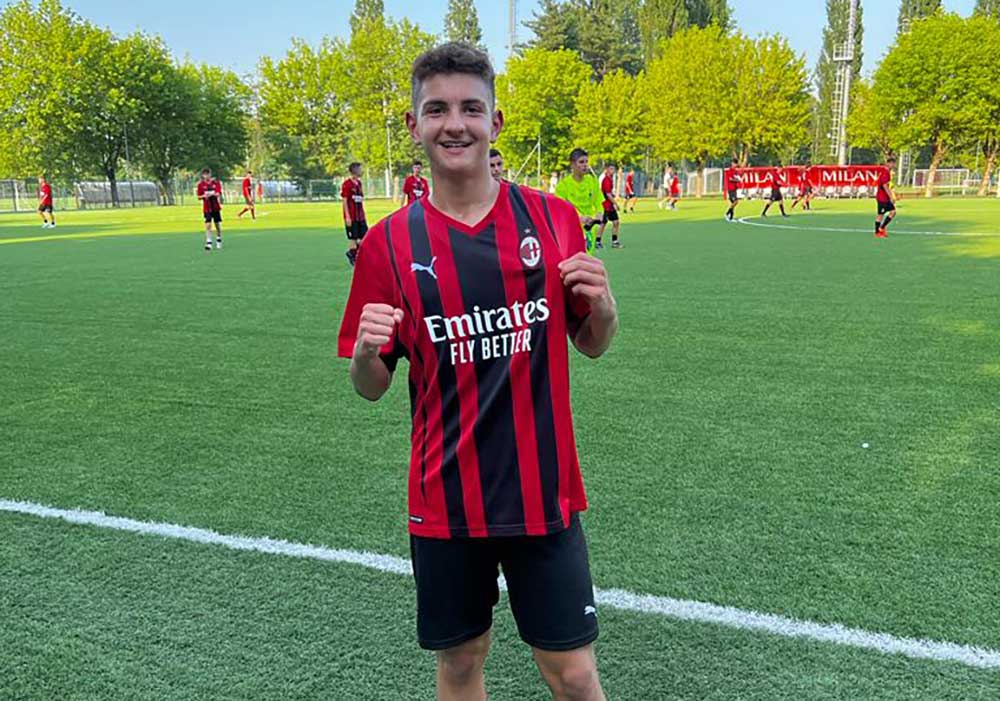 A FESTA NO FINAL DO JOGO DO MILAN U16, FINALISTA NACIONAL 